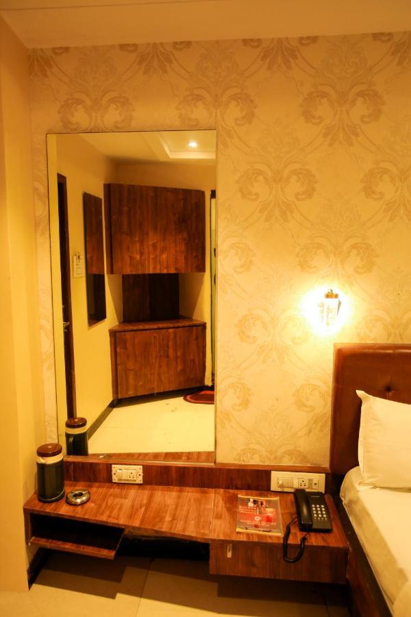 Garden Creek Residency - Near To Mumbai International Airport Otel Dış mekan fotoğraf